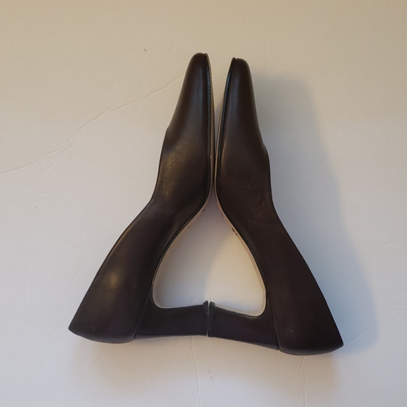 Etienne Aigner Taylors brown 2" heels - Picture 2 of 5